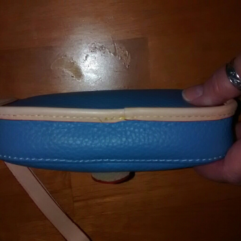 Vintage 00's Dooney & Bourke Leather Wristlet-Never Used - Picture 7 of 7
